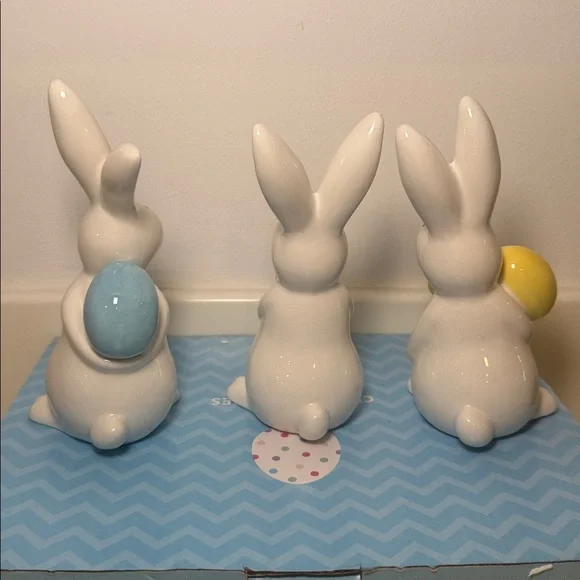 Bed Bath & Beyond Ceramic Bunnies Set - White, Yellow, Blue, Orange - Picture 3 of 4